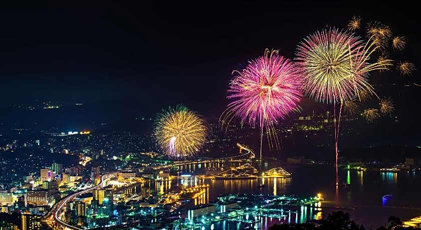 OYO Sasebo Palace Hotel