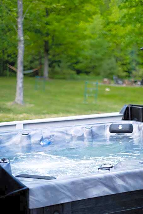 The Norsdale plus CMYK Motel on 10 acres in Phoenicia