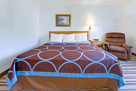1 Twin Bed Mobility Accessible Room Bathtub w/ Grab Bars