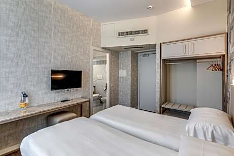 Superior Double or Twin Room (1-2 Adults)