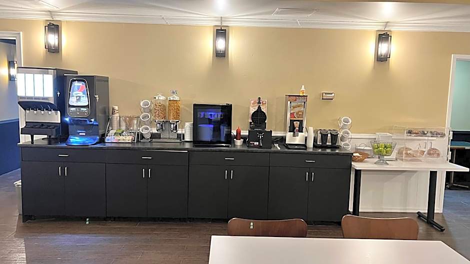 Super 8 by Wyndham Kirkland Lake