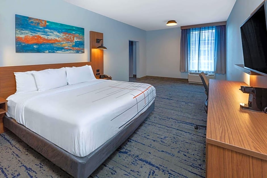  La Quinta Inn & Suites by Wyndham Dallas - Frisco Stadium