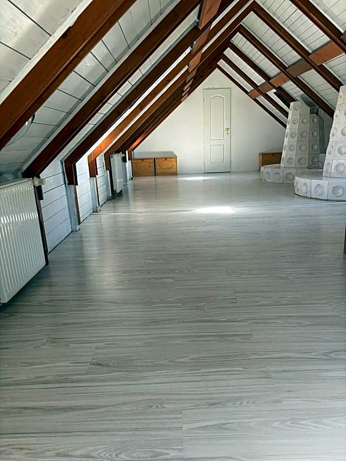 Hollóköves Vendégházak