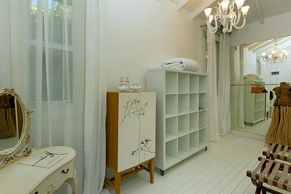 Sabrinas Haus - Adult Only +14