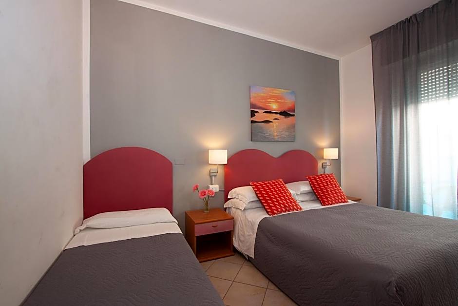 MoMo Seaview Hotel