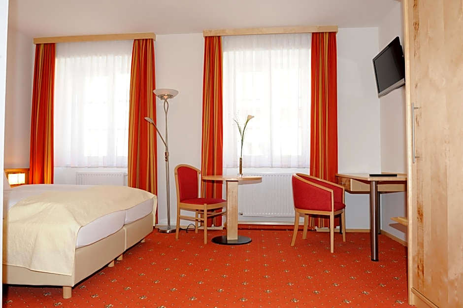 Hotel-Gasthof-Fleischerei - Zur alten Post