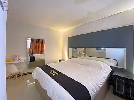 RedDoorz near Bukit Ragas Hotel D'Ayanna Pati