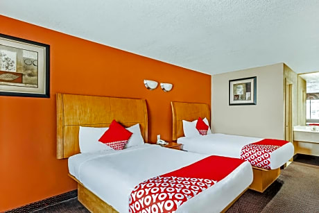 2 Queen Bed Smoking