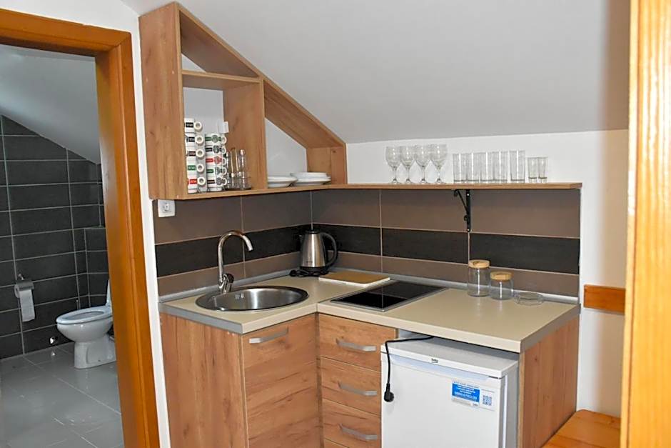 OSTROG Aparthotel KOLIBA-VLASTNIŠTVO MANASTIRA OSTROG