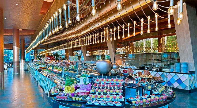 Noahs Ark Deluxe Hotel Spa
