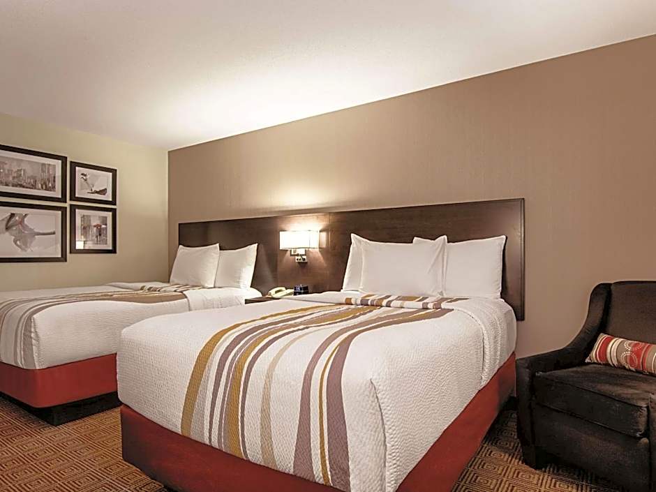 La Quinta Inn & Suites by Wyndham Vancouver Airport