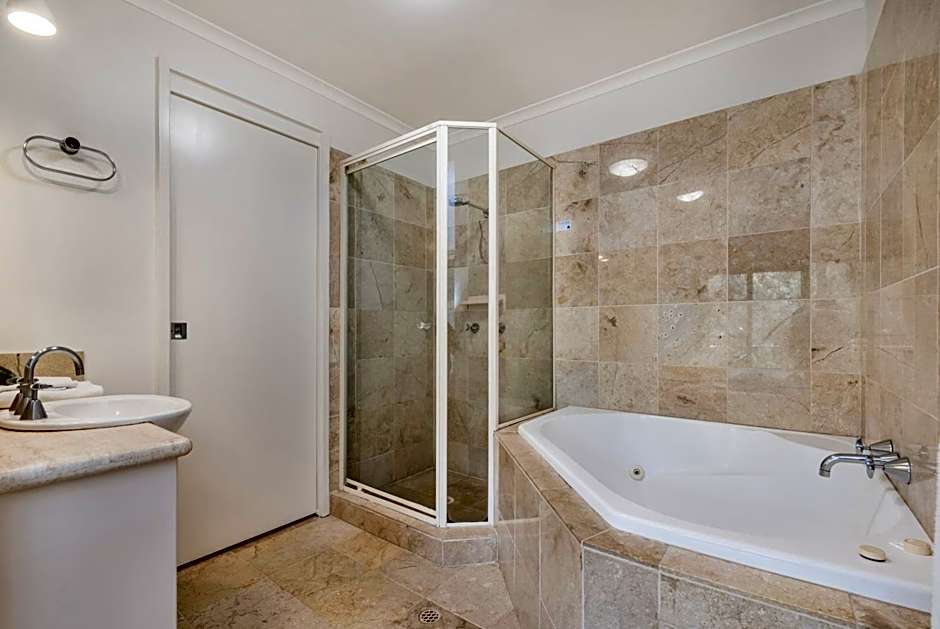 Mirra Chana Beachfront Apartments Mooloolaba