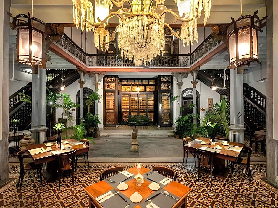 Cheong Fatt Tze - The Blue Mansion