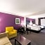 La Quinta Inn & Suites by Wyndham San Antonio Downtown