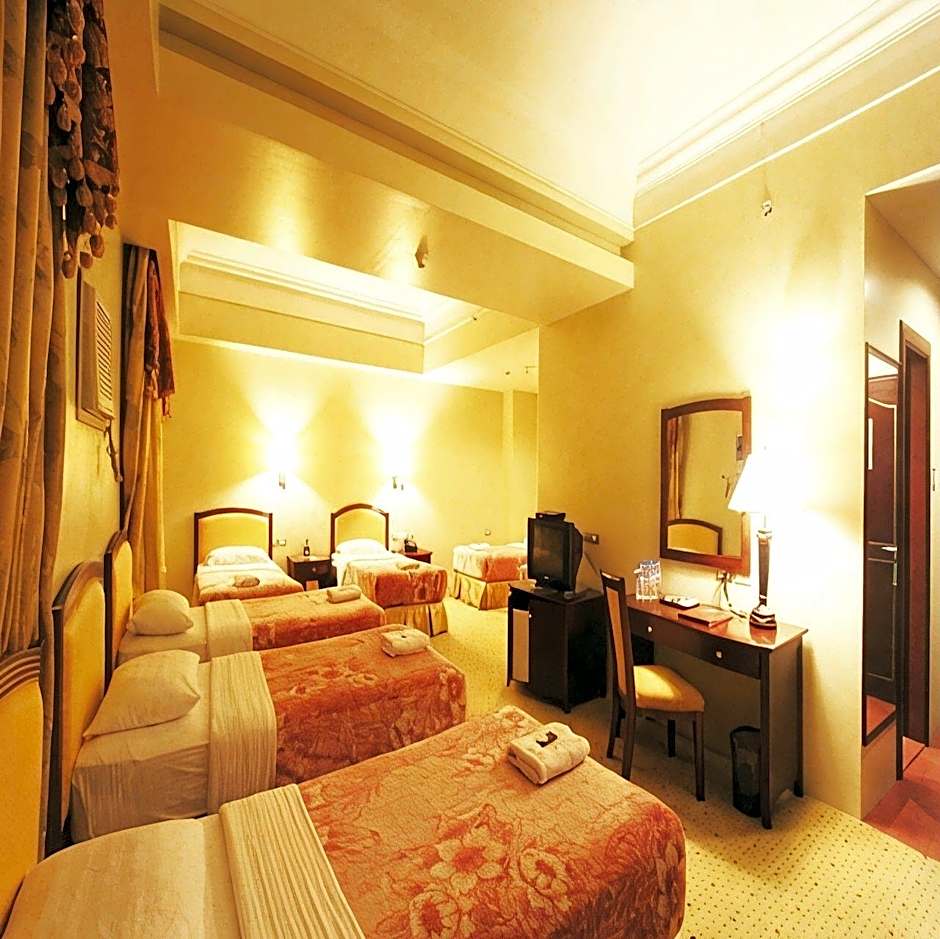 Sarrosa International Hotel And Residential Suites