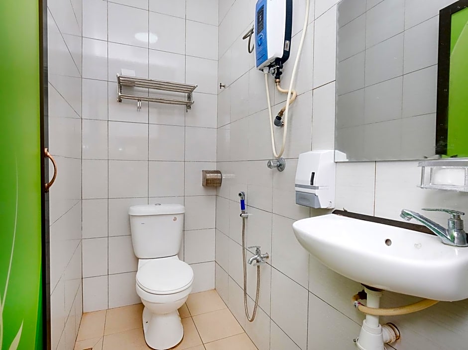 OYO 850 Gold Star Hotel