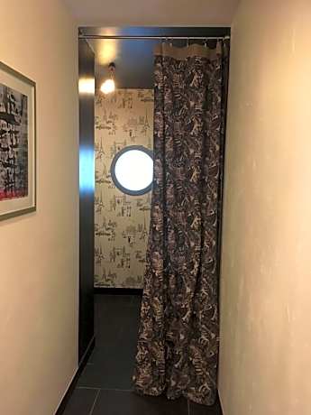 Deluxe Double Room with Shower