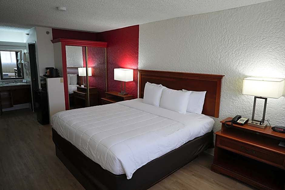 Clarion Hotel Broken Arrow - Tulsa