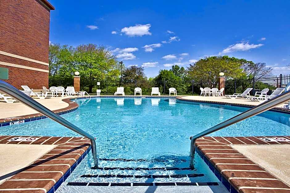 Baymont by Wyndham Knoxville/Cedar Bluff