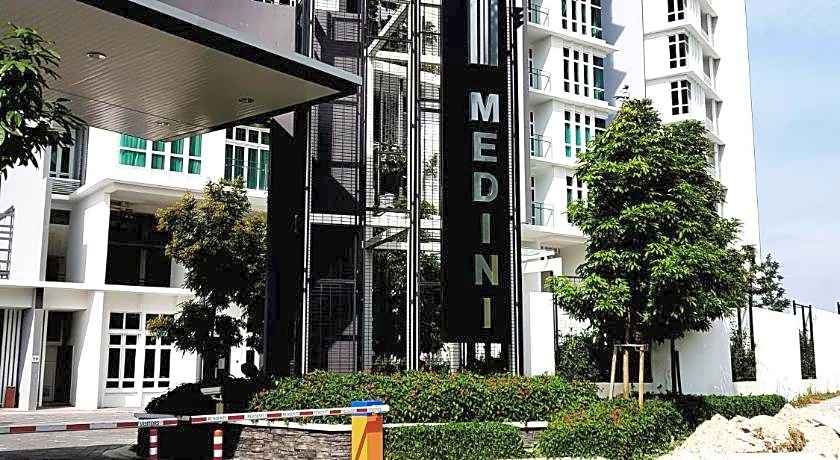 Holi 1Medini Suites Legoland