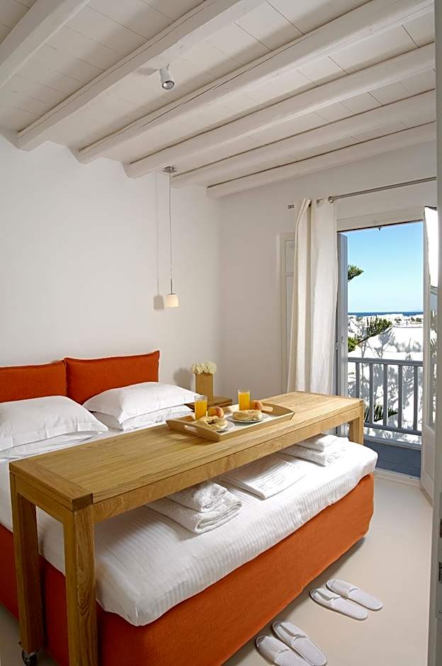 Kapetan Tasos Suites