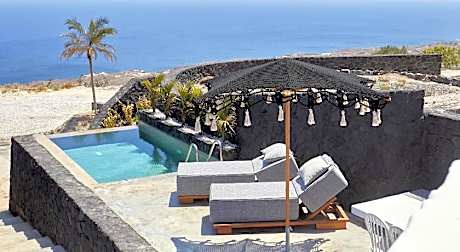 Theano Cave Suites & Villas