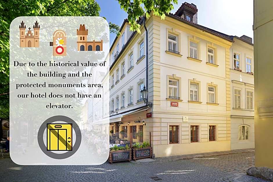 Hotel At the Golden Scissors