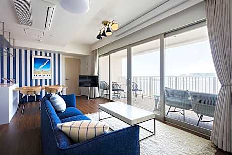 Superior Ocean View Twin Room with Balcony