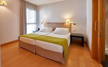 Premium Apartment with Side Sea View