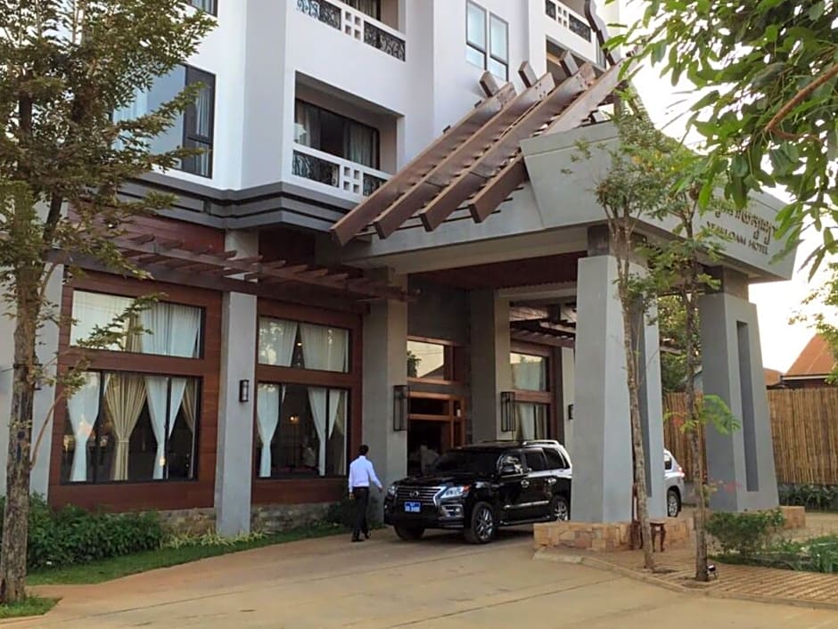Yeak Loam Hotel