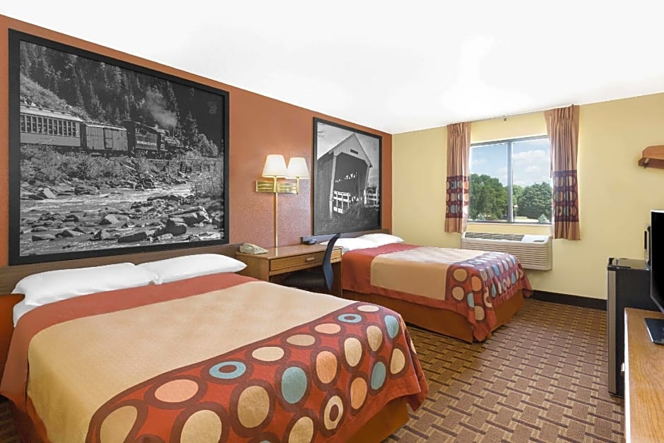 Super 8 by Wyndham Boone