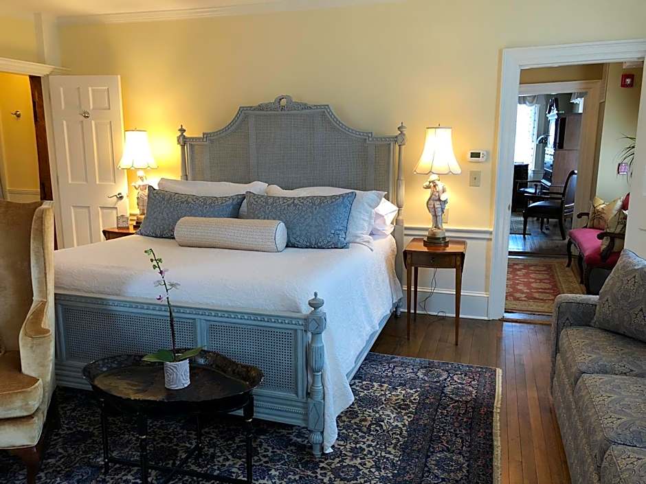 Inn by the Bandstand a Boutique Hotel