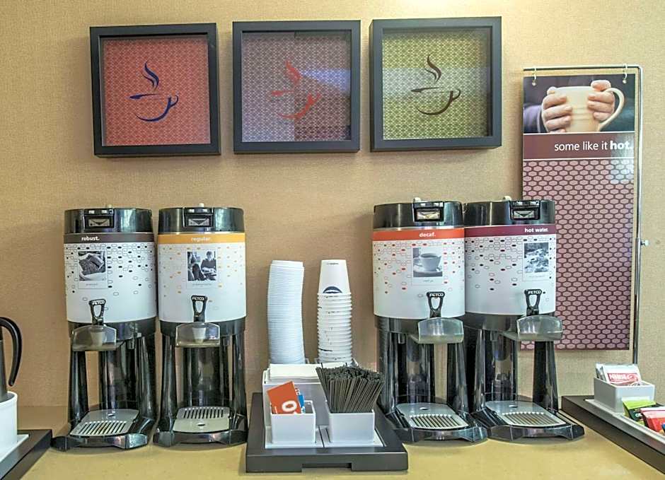 Hampton Inn By Hilton Louisville North/Clarksville