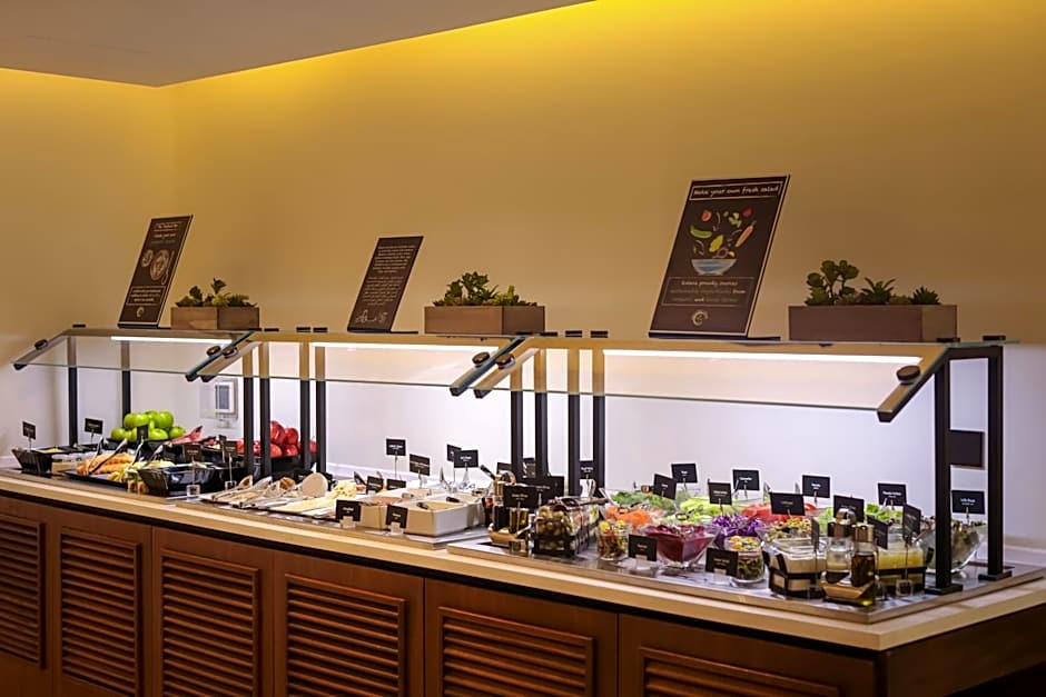 Nova M Hotel, Edge by Rotana