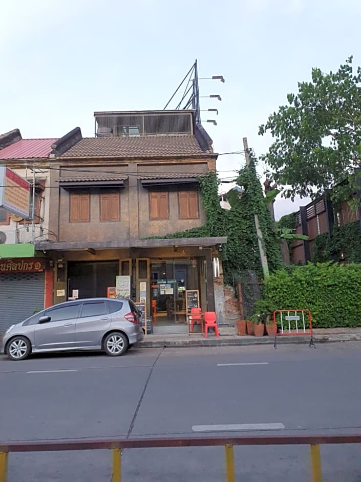 Baan Wualamphong บ้านวัวลำพอง