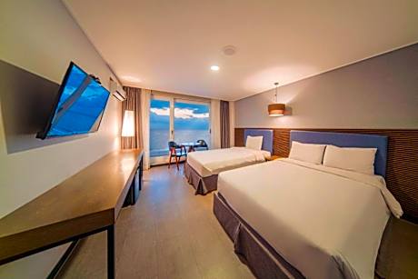 Deluxe Twin Room with Sea View