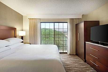 Executive King Suite - Non-Smoking