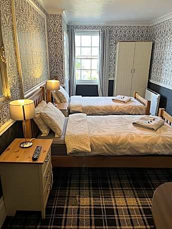 Twin room-Deluxe-Street View-Ensuite with Shower