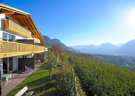One-Bedroom Loft Apartment with Balcony