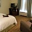 Hampton Inn By Hilton And Suites Center
