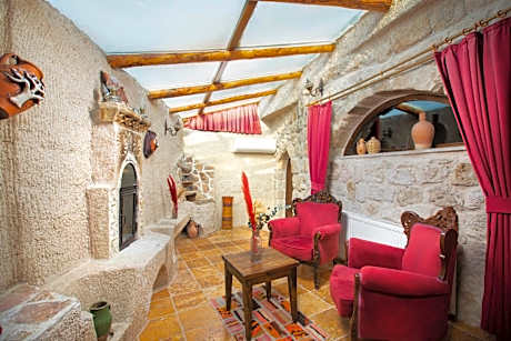 Deluxe Suite with Spa Bath