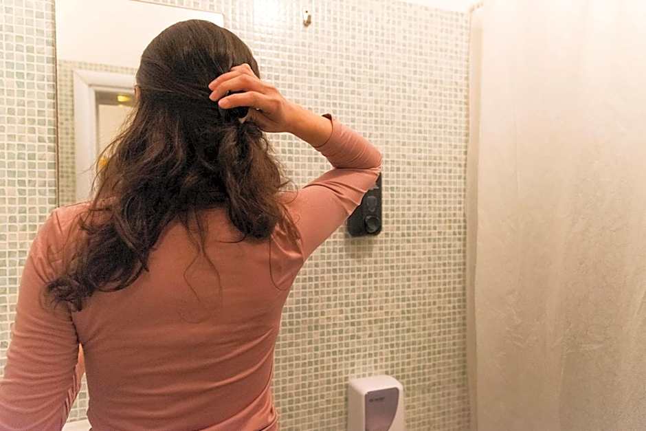 Sunflower Beach Backpacker Hostel & Bar