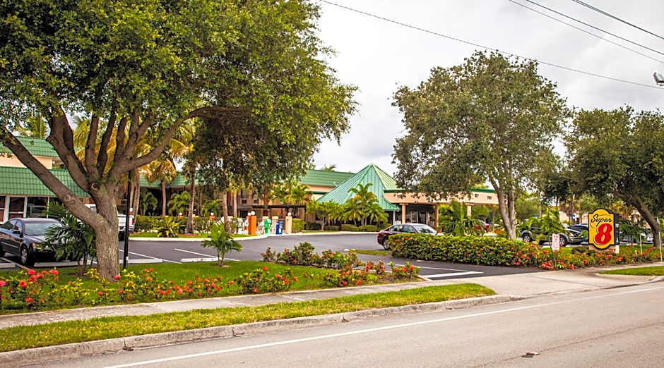 Super 8 by Wyndham North Palm Beach