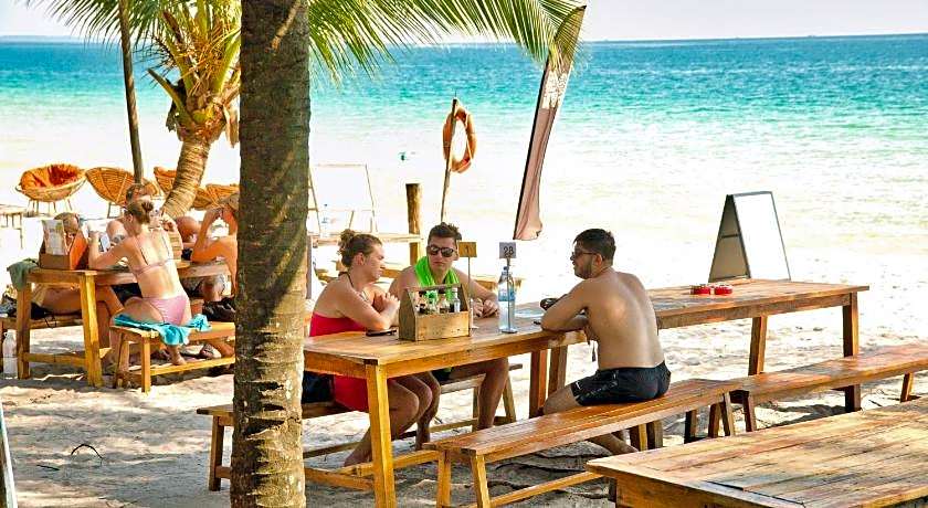 Mad Monkey  Koh Rong 