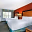 La Quinta Inn & Suites by Wyndham Tampa Bay Airport