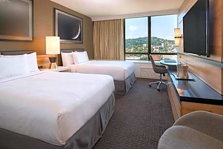 Double Room with Two Double Beds and City View - High Floor