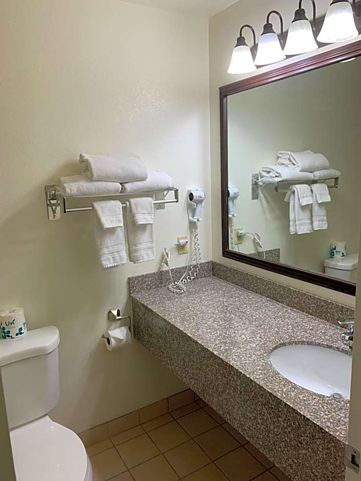 Days Inn by Wyndham Lake Point