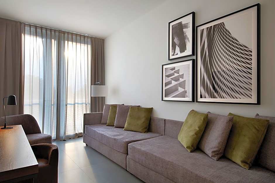 J Hotel