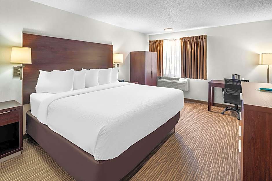 EverSpring Inn & Suites
