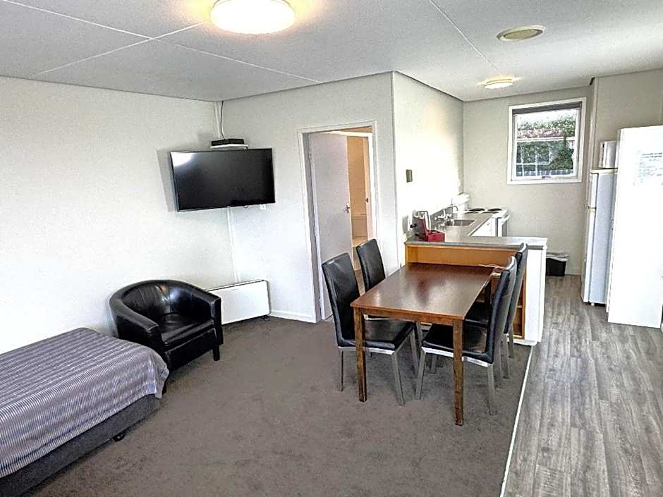 Charlton Motel